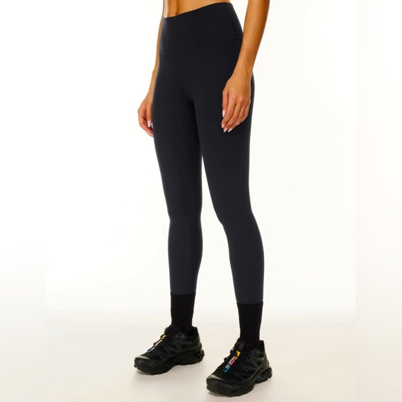 TnaBUTTER™ Atmosphere Hi-Rise Legging Size Medium - Picture 1 of 6